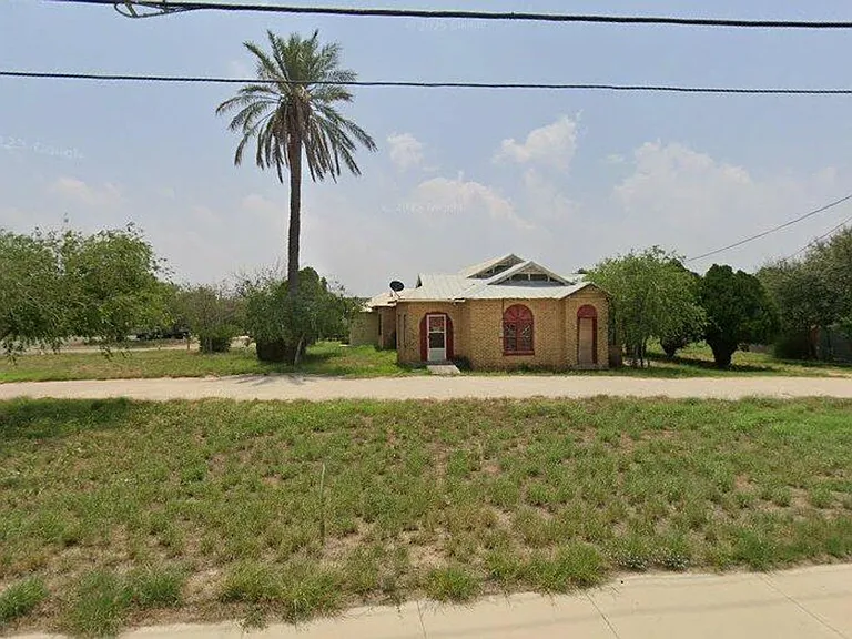 1602 Pena St — Photo 1