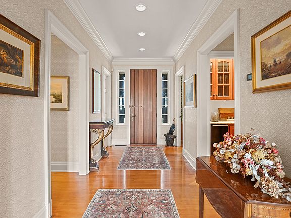 5th image of 122 McDowell Rd