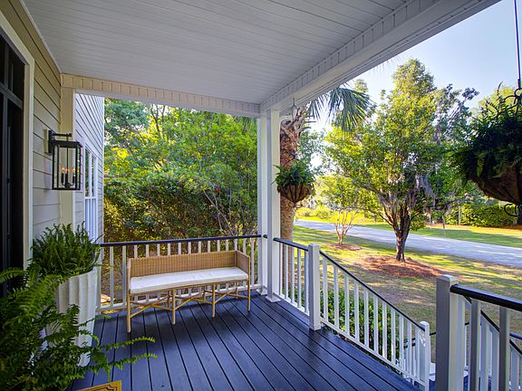 4th image of 1505 Headquarters Plantation Dr