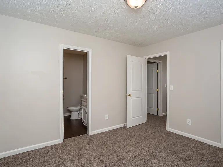 430 Summer Hill Cir — Photo 12