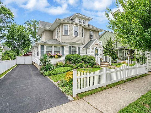 3rd image of 367 Vincent Avenue