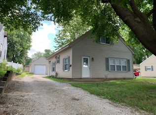 604 S Mattis Ave, Champaign, IL