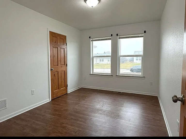 3064 Huntington Dr — Photo 19