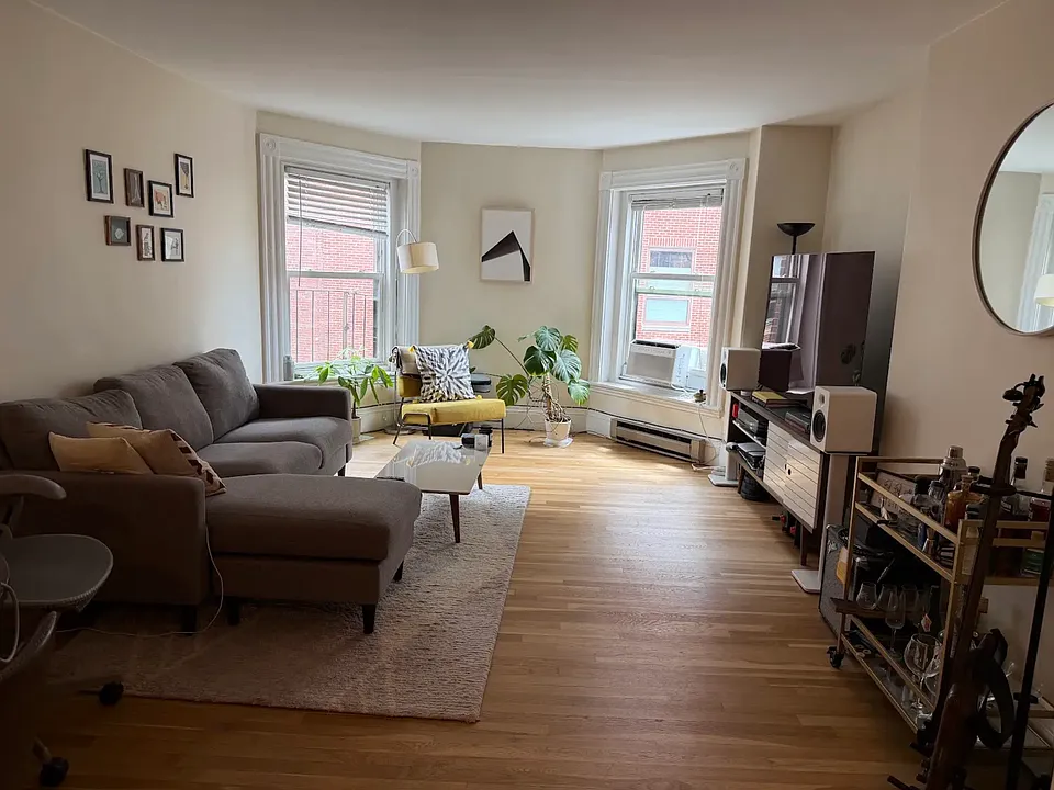 220 Newbury St #10