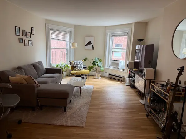 220 Newbury St APT 10, Boston, MA 02116