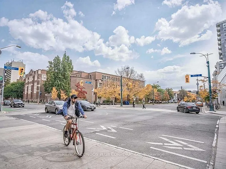 720 Spadina Ave #1011 — Photo 29