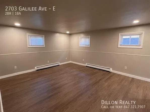 2703 Galilee Ave APT E, Zion, IL 60099