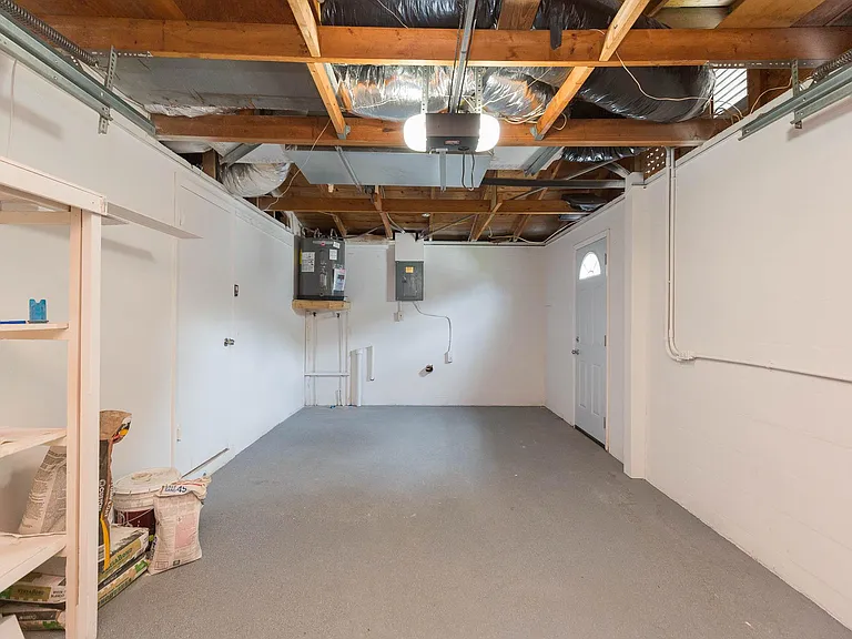 7312 Windsor St — Photo 28
