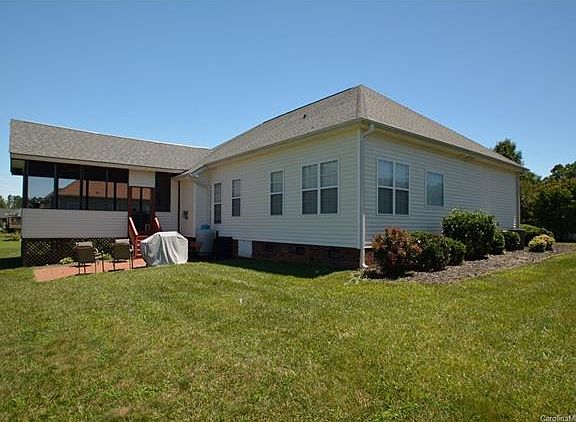 5th image of 1933 Jaya Dr