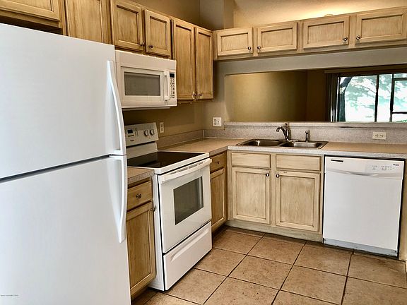 4th image of 310 Steeplechase Ln Unit 310