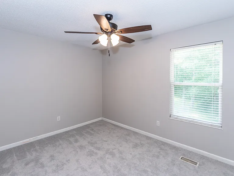 91 Elk Run Dr — Photo 13