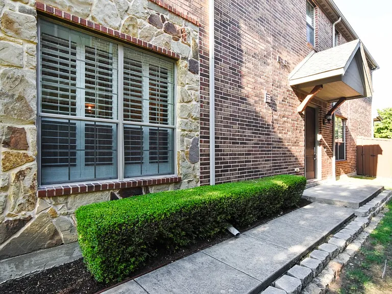 3128 Bloomfield Ct — Photo 1