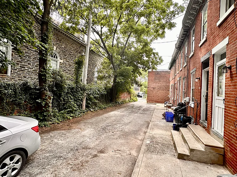 7 Penn Ct — Photo 2