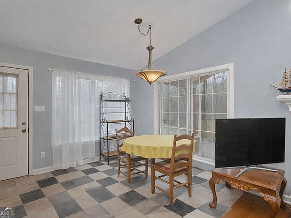 5th image of 9285 Crystal Springs Rd