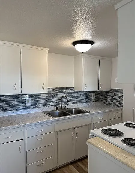 1735 Lucerne Ave — Photo 5