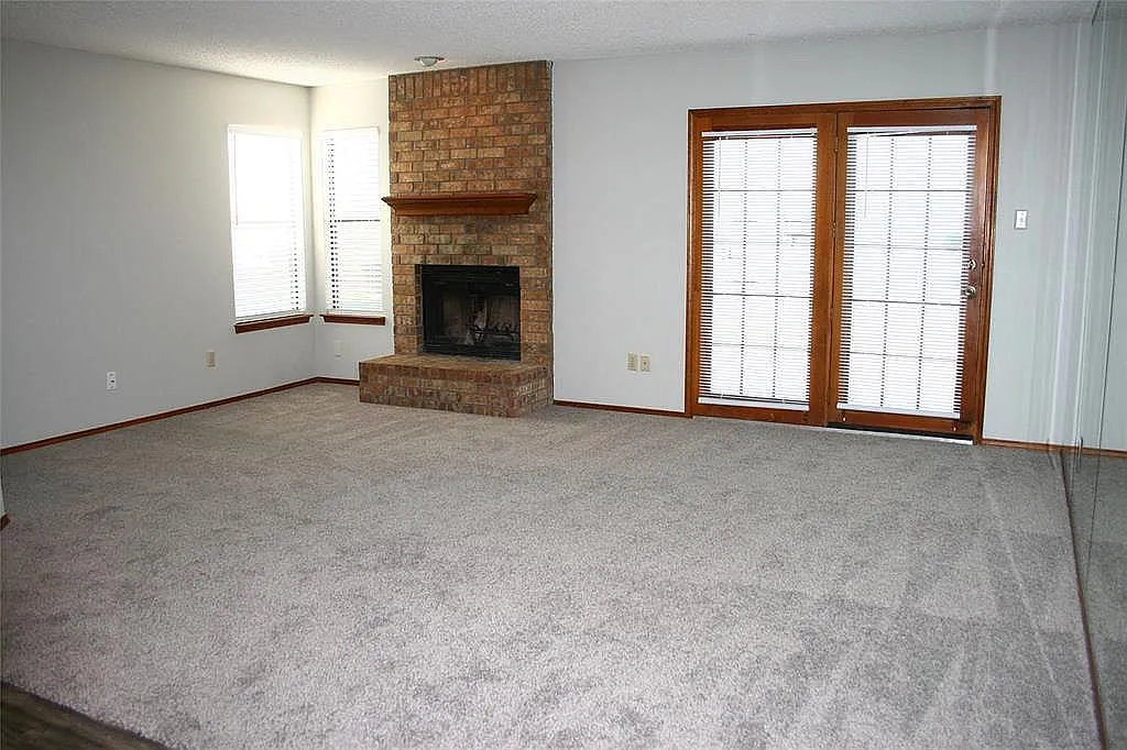2 bed, 2.5 bath, 1475 sqft, $2,000 — Photo 3