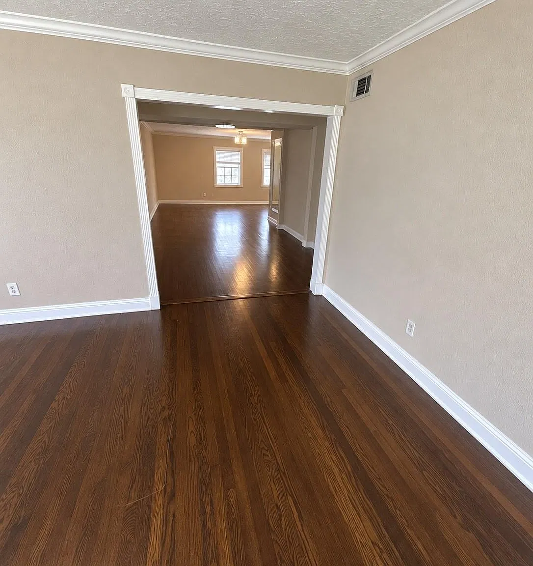 2 bed, 1.0 bath, 1200 sqft, $1,700 — Photo 2
