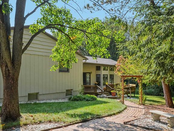 4th image of 11100 E D Ave