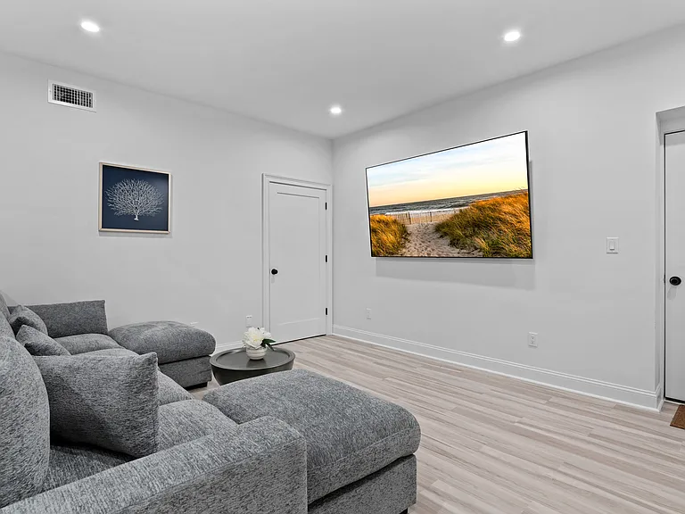 490 Montauk Hwy — Photo 35