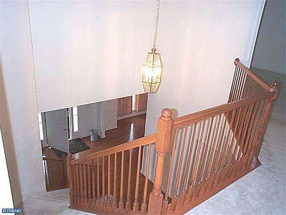 2 level Foyer