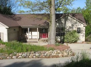 13586 Doster Rd, Plainwell, MI 49080