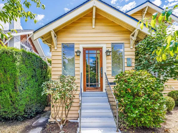 5036 7th Ave NE, Seattle, WA 98105