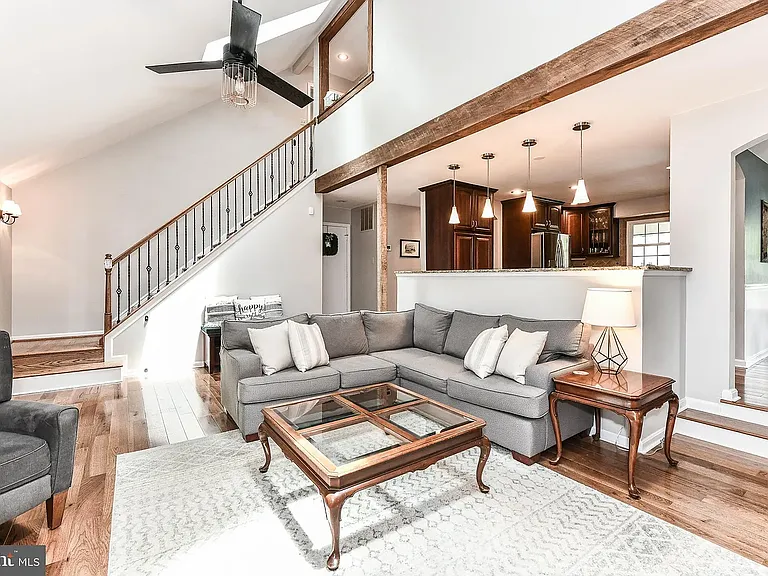 7910 Oak Hollow Ln — Photo 30