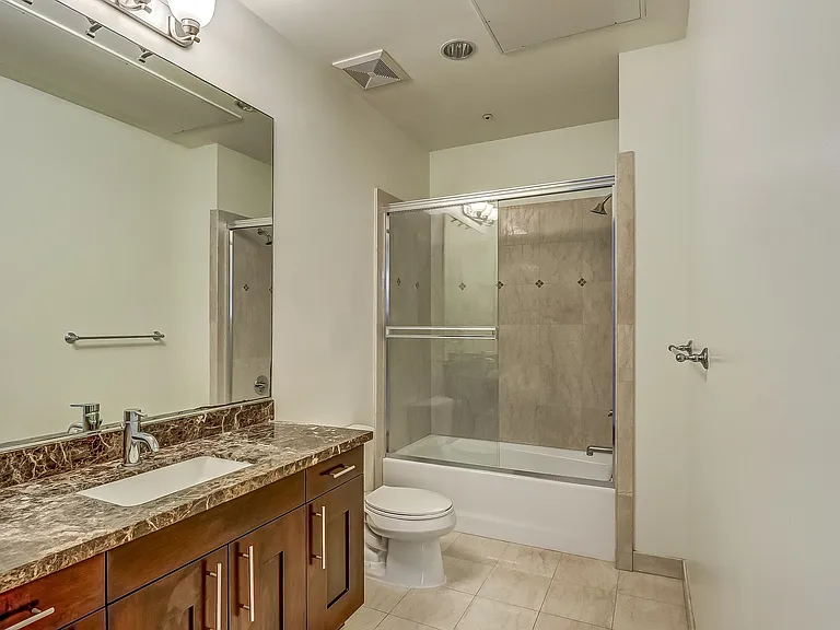 Axis 2300 Apartments — Photo 100