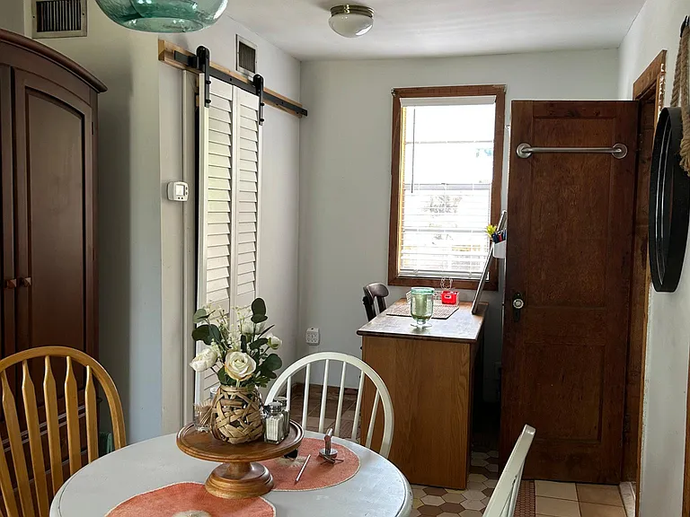 203 Oleander St #COTTAGE — Photo 2