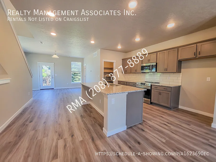 Luxury 4 Bedroom Townhome in West Boise Bench — Photo 3