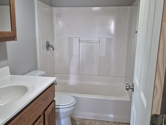 5th image of 9519 Ridge Ave