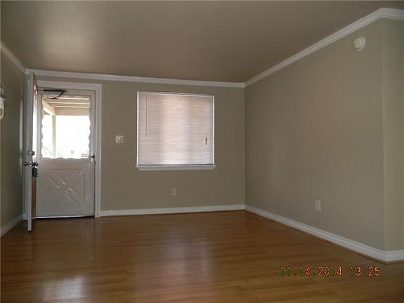 2nd image of 1600 Elm Dr