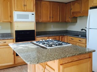 7 Hillside Ct, Middletown, CT 06457