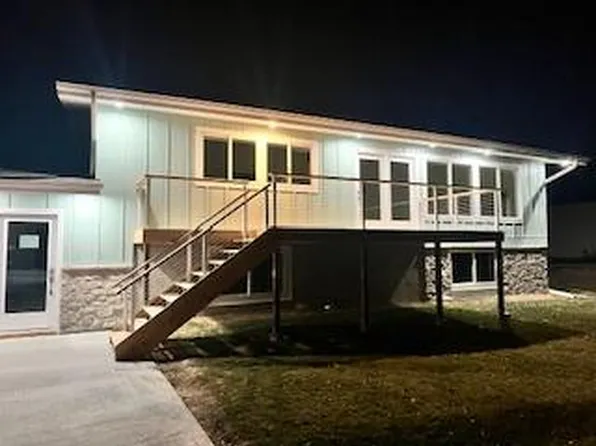 5411 Navajo St, Council Bluffs, IA 51501