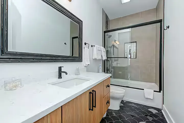 429 E Morris St #1 — Photo 7