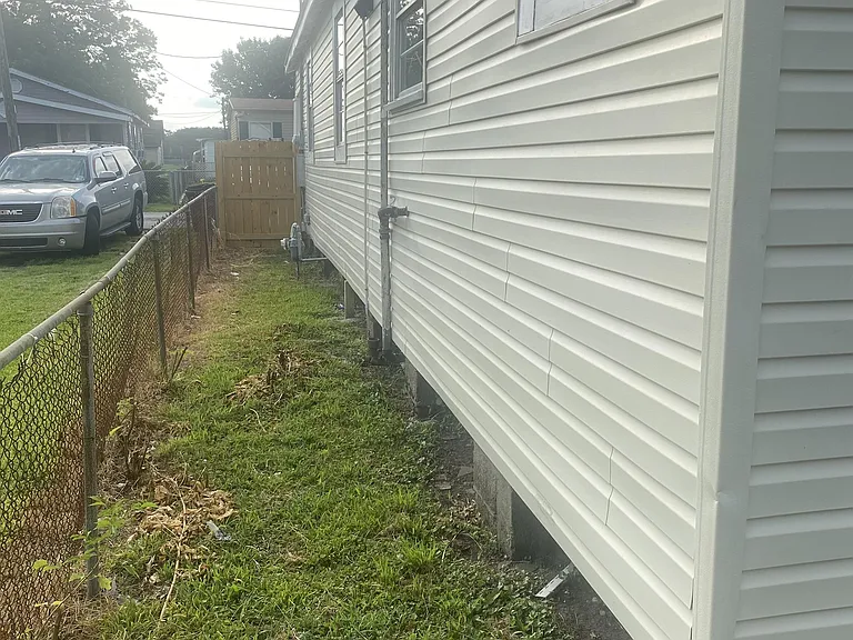 520 Robinson Ave — Photo 11
