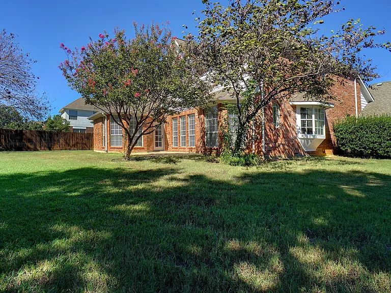 1307 Normandy Dr — Photo 28