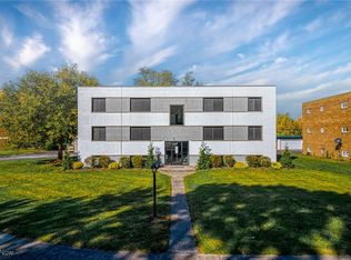 21044 Southbend Cir #4, Rocky River, OH 44116