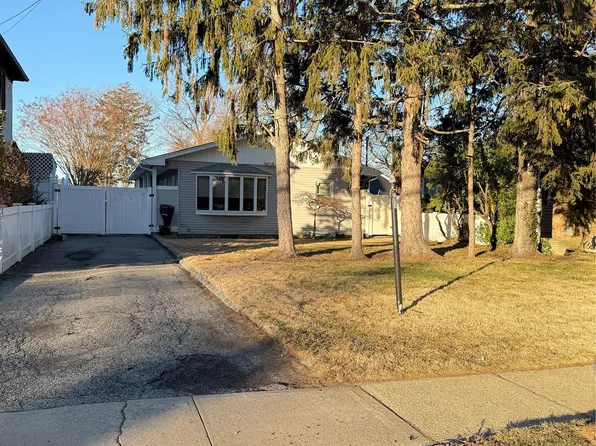 254 Park Avenue, Freeport, NY 11520