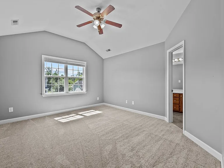 210 Wedgefield Cir — Photo 14
