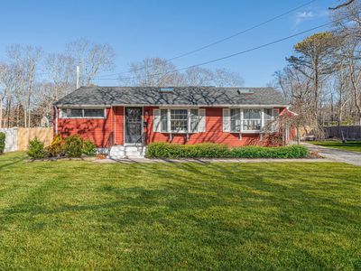 13 Long Ln, Hampton Bays, NY, 11946