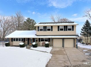 1329 E Sanborn Dr, Palatine, IL 60074