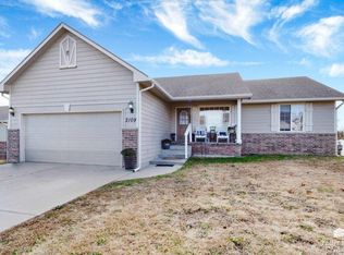 2109 Thompson Dr, Junction City, KS 66441