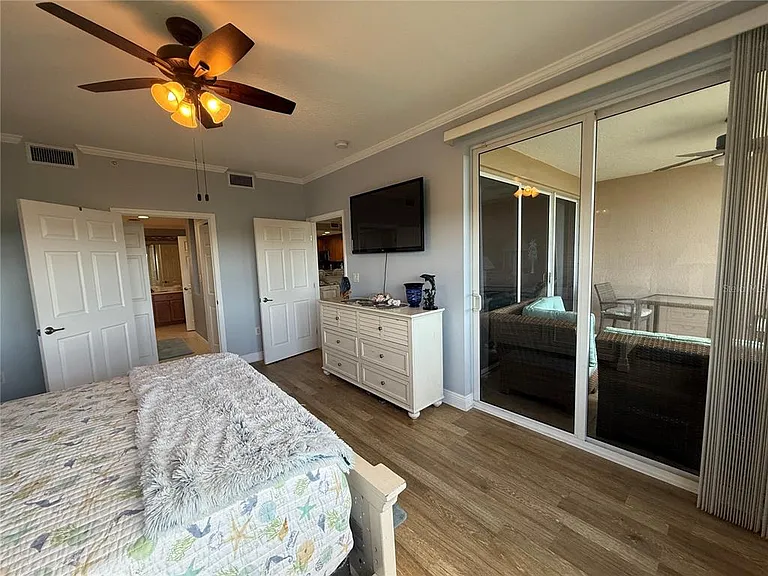 7296 Marathon Dr #402 — Photo 21