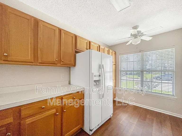 112 Stewart Pl — Photo 11