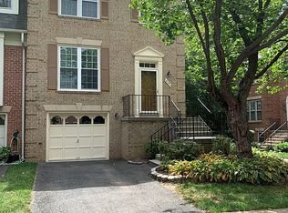 4139 Meadow Field Ct, Fairfax, VA 22033