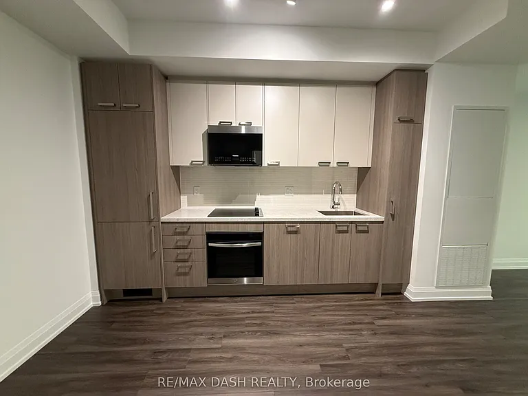 20 Soudan Ave #3606 — Photo 9