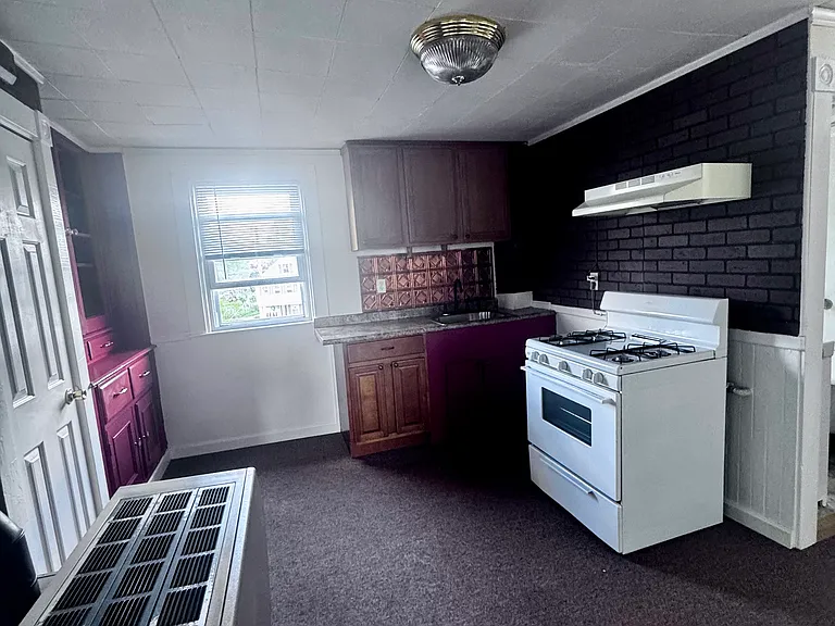 54 Stephen St #3 — Photo 4