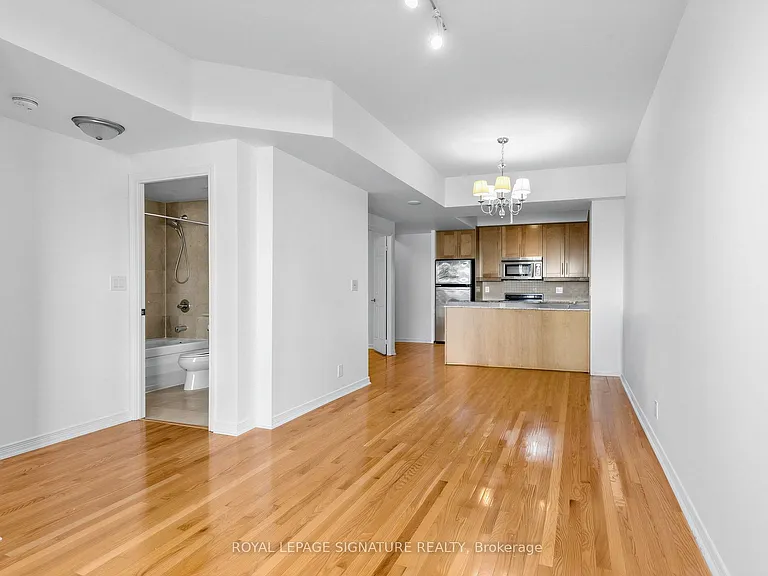736 Spadina Ave #409 — Photo 7
