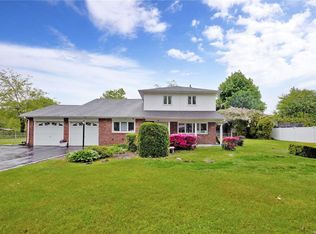 7 Teresa Ln, East Northport, NY 11731